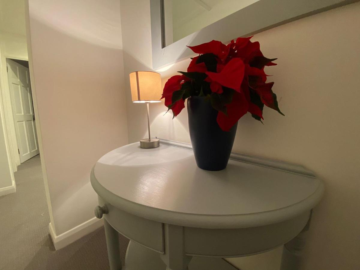 Grosvenor Pad - Lovely 2-Bed Flat - Free On Street Parking บาธ ภายนอก รูปภาพ